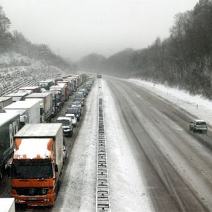 Winterliche Straenverhltnisse sorgen oft fr Verkehrschaos