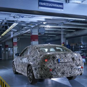 Der neue BMW 3er in der Tarnwerkstatt