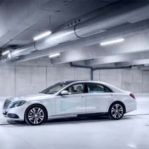 Mercedes-Benz S-Klasse verfgt ber eine 360-Grad-Lichtsignalisation