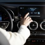 Mercedes me "Fuel & Pay" ermglicht kontaktloses und komfortables Bezahlen direkt an der Zapfsule