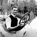 Ralph DePalma im Juli 1914 im Werk Untertrkheim am Steuer eines Mercedes Grand-Prix-Rennwagens.