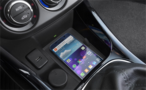Opel ADAM bietet kabelloses Aufladen des Smartphones